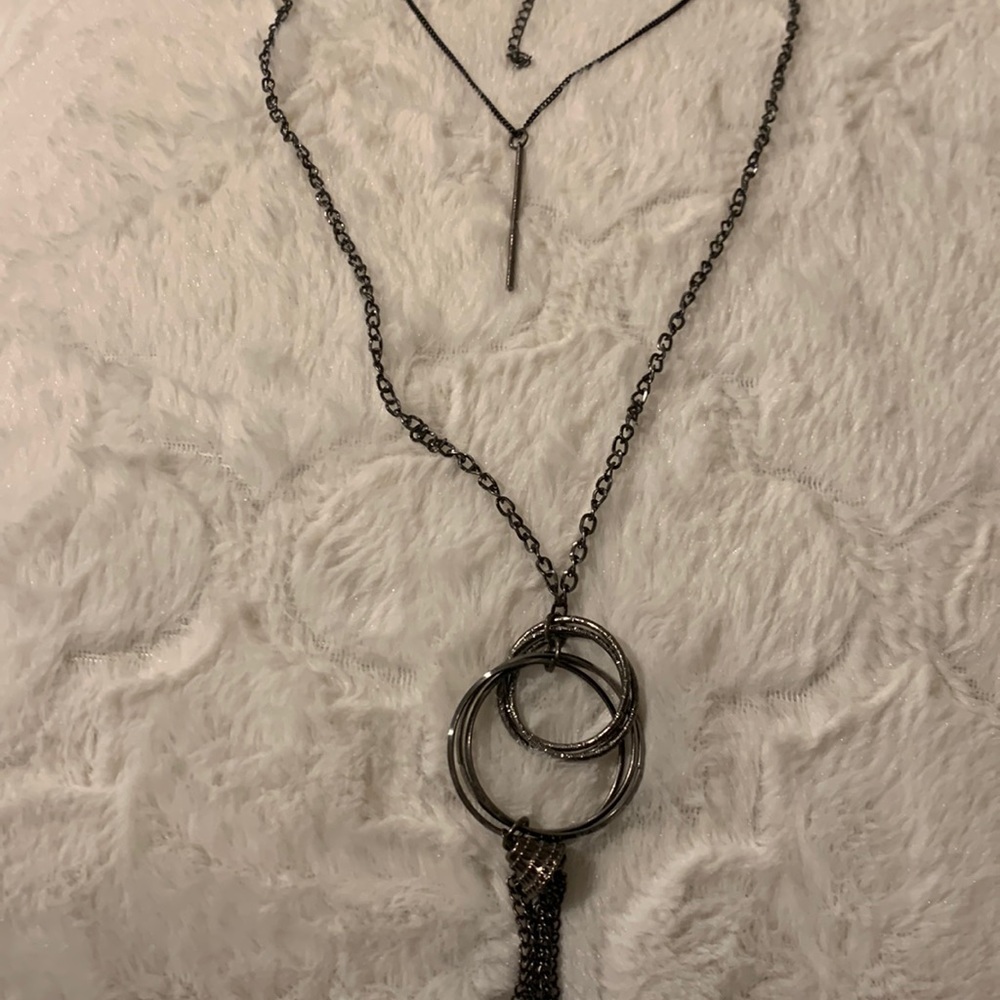 Gunmetal chain tassel and circle‎ necklace